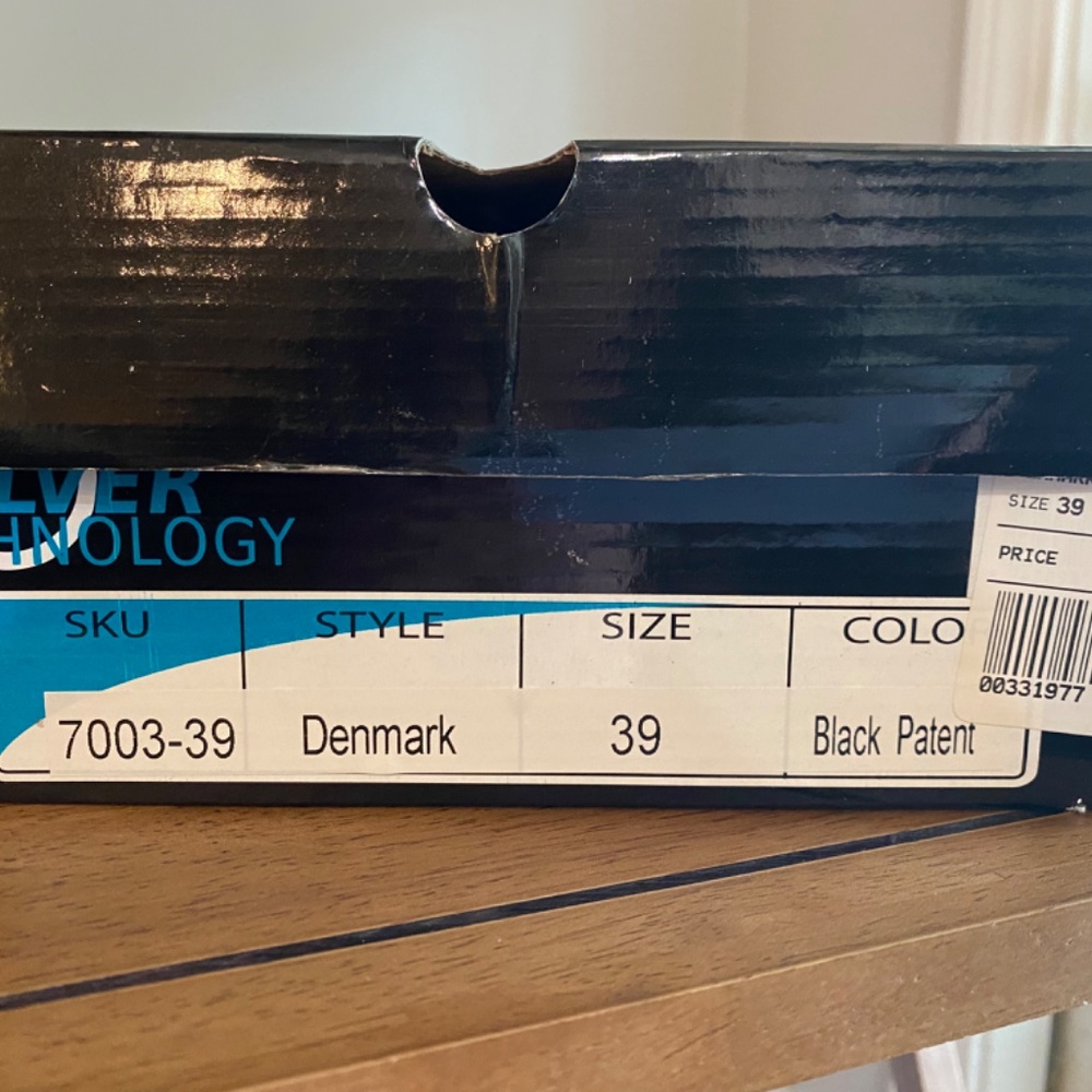 Black Patent Clogs Size 39 (8.5-9) by Artificial Intelligence Like Dansko NIB - Picture 4 of 6